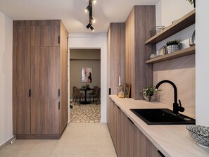 Deluxe-Apartment, 4 Schlafzimmer, Balkon, Stadtblick | Eigene Küche