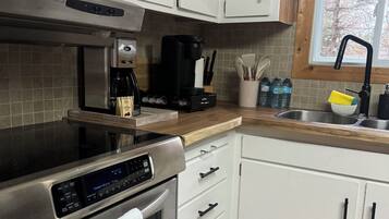 Micro-ondas, fogão, cooktop, toalhas de papel