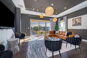 Télévision, baby-foot