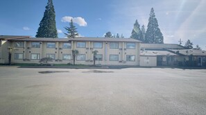 Exterior - Evergreen Inn Portland Airport (Portland)