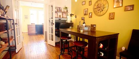 المنشأة من الداخل