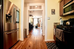 Microwave, oven, stovetop, dishwasher - 3-bedroom Townhome in Quiet Highlandtown - Walk to Parks, Bars, Restaurants  (Baltimore)