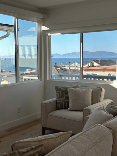 Manhattan Beach Modern Panoramic Sea View
