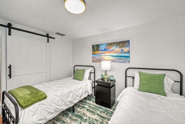 3 bedrooms, iron/ironing board, free WiFi, bed sheets