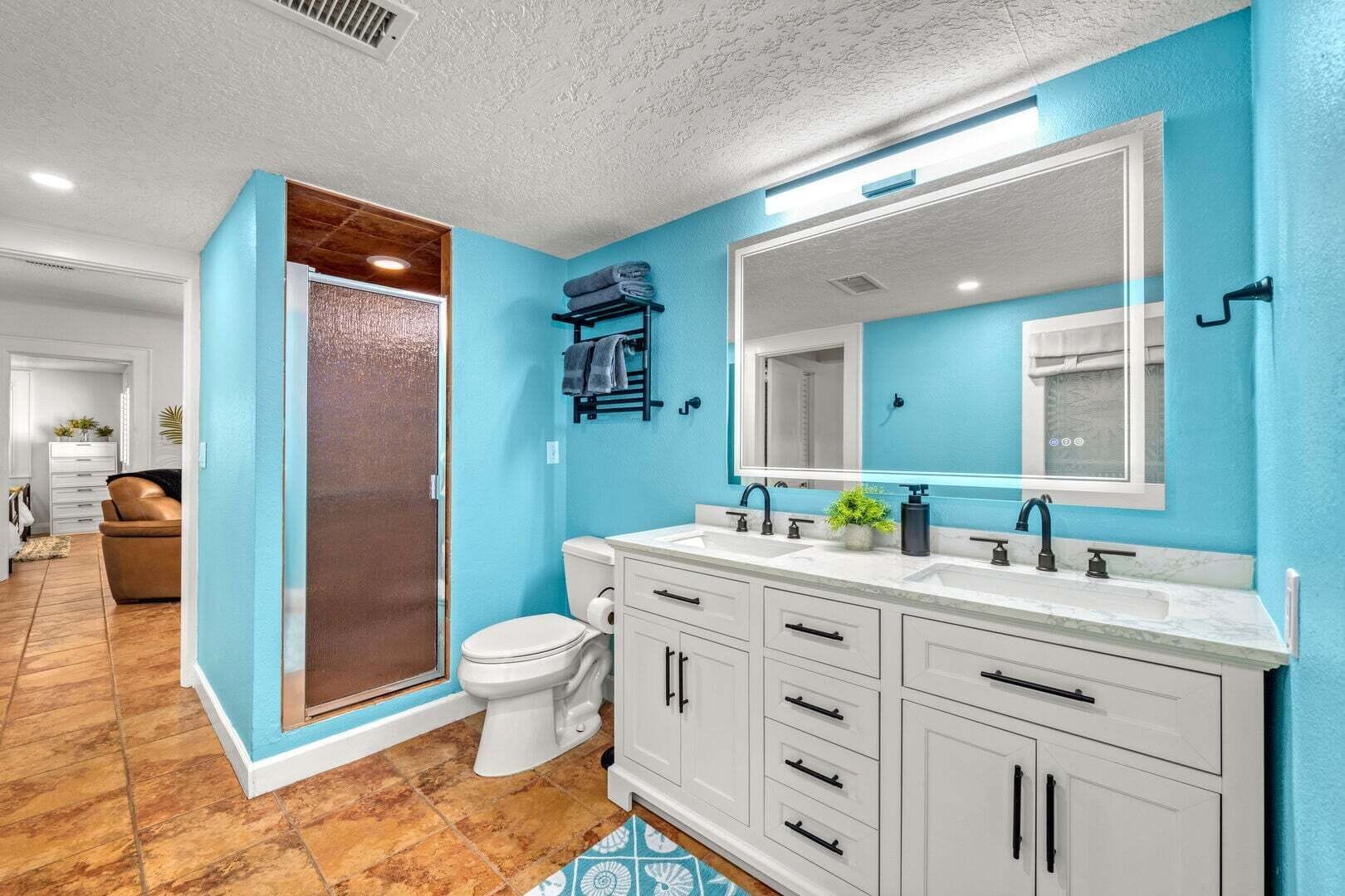 淋浴设施、吹风机、毛巾