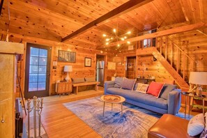 Televisio, takka, kirjoja