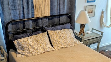 1 habitación, tabla de planchar con plancha, wifi y ropa de cama