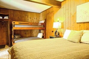 2 bedrooms, iron/ironing board, travel crib, free WiFi