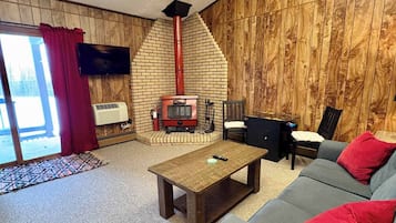 Smart TV, fireplace, video games, offices