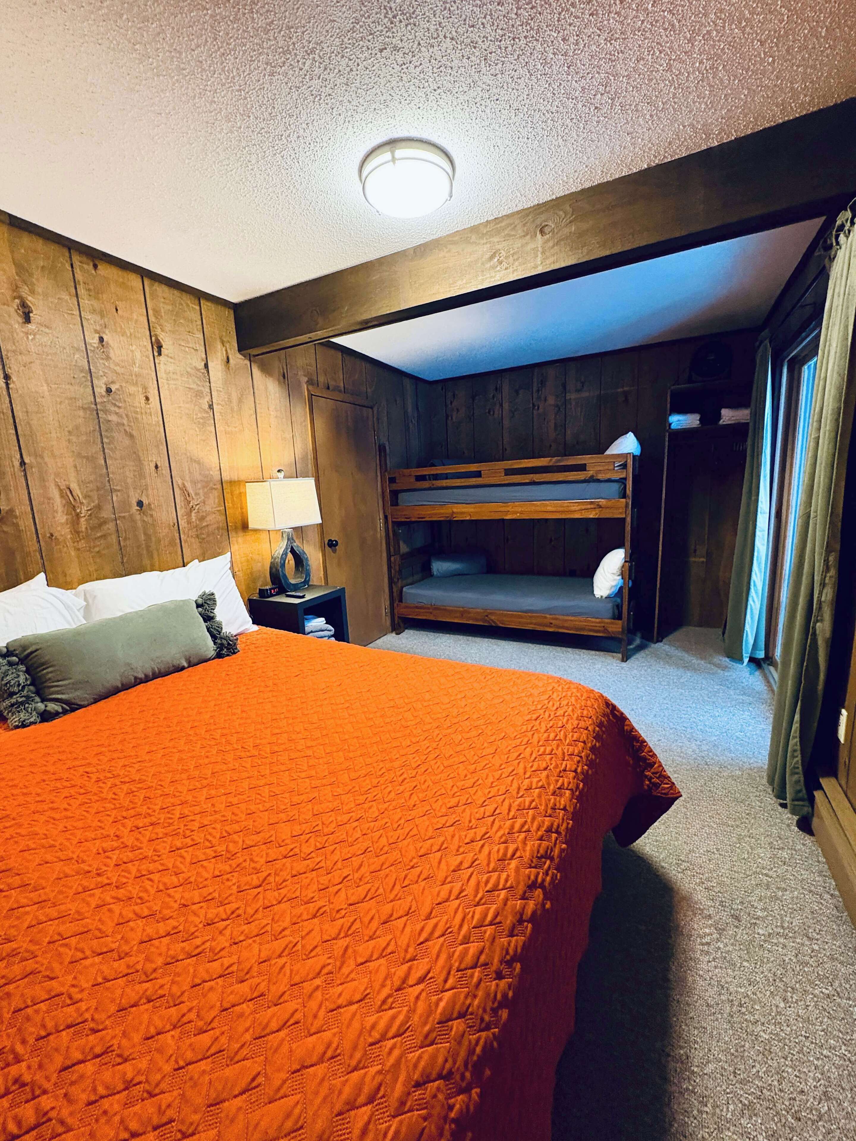 2 chambres, fer et planche à repasser, lit parapluie, Wi-Fi gratuit