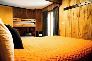 2 bedrooms, iron/ironing board, travel crib, WiFi - Gorgeous Winter Retreat I Alpen Villas at Powderhorn Mountain (Bessemer)