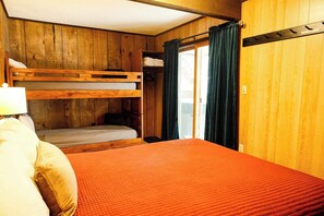 2 bedrooms, iron/ironing board, travel cot, WiFi