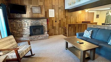 Smart TV, chimenea, videojuegos y oficina