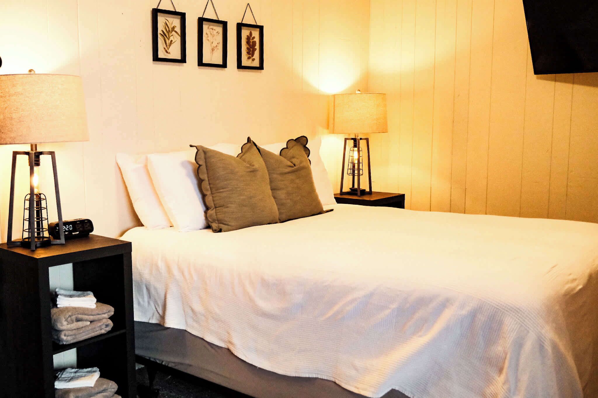 2 bedrooms, iron/ironing board, travel cot, WiFi