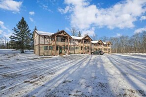 Exterior - Winter Ski Hangout I Alpen Villas at Powderhorn Mountain (Bessemer)