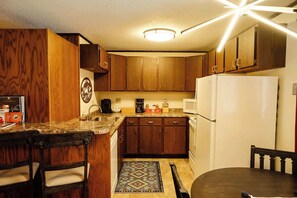 Fridge, microwave, oven, stovetop - Ultimate Winter Get Away I Alpen Villas at Powderhorn Mountain (Bessemer Township)