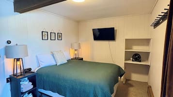 2 bedrooms, iron/ironing board, travel crib, WiFi
