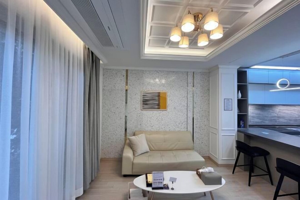Living area | 50-inch flat-screen TV with cable channels, heated floors