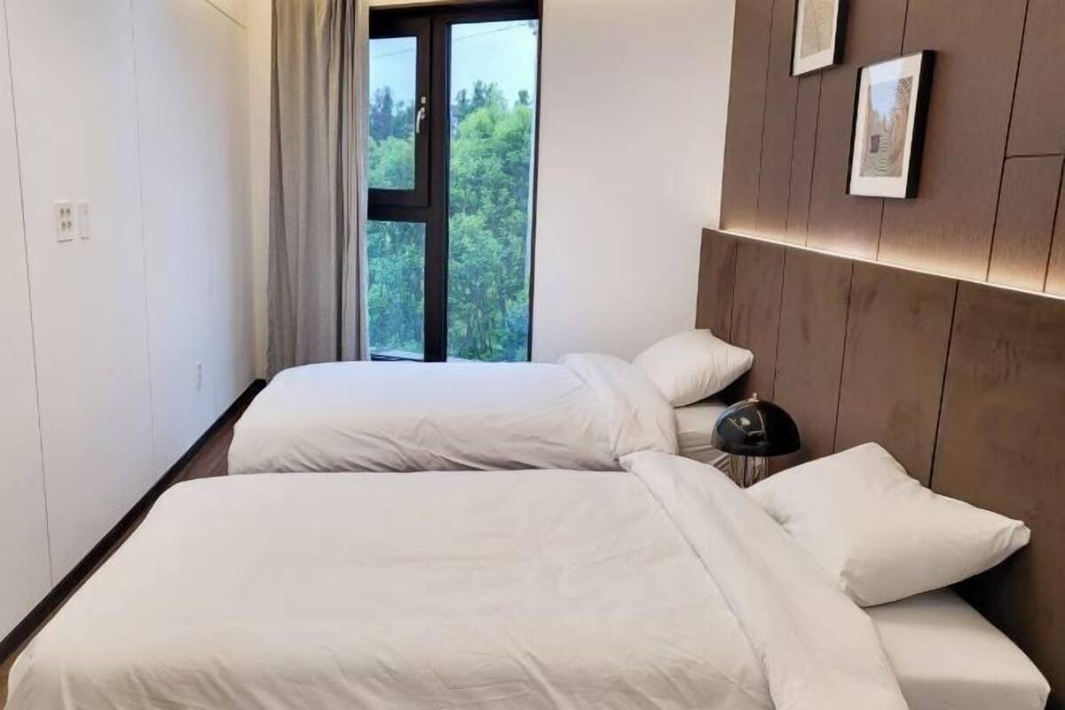 Individually decorated, soundproofing, free WiFi, bed sheets