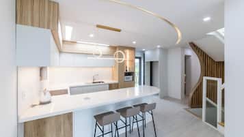 D Dong 201 Ho (60 Ping) | Private kitchen | Fridge, microwave, stovetop, cookware/dishes/utensils