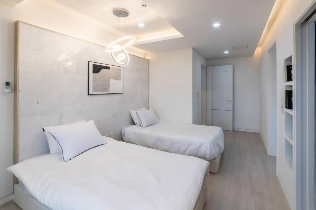 Individually decorated, soundproofing, free WiFi, bed sheets