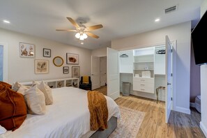 3 sovrum, skrivbord, strykjärn/strykbräda och gratis wi-fi