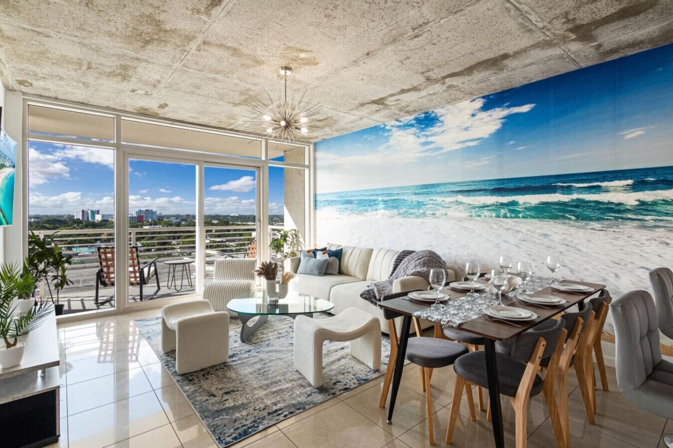 Smart TV, ping pong, books, stereo