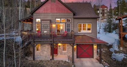 Downtown WP Cabin 120 I Private Hot Tub I Great Views I Bunk Room I Discounted Attractions