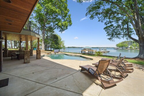 Lakeshore Lookout - Amazing Long Range Views, Pool, Hot Tub, Fire Pit, Theatre Room and much more!
