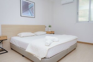 3 室のベッドルーム、アイロン / アイロン台、WiFi、ベッドシーツ