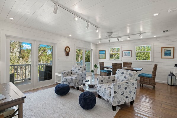 Smart TV - Stunning Home minutes to beach! (Sanibel)