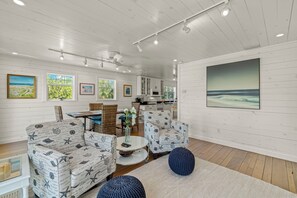 Interior - Stunning Home minutes to beach! (Sanibel)
