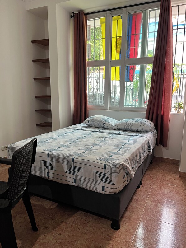 1 bedroom, iron/ironing board, WiFi, bed sheets - Hostel near the Historic Center  (Cartagena de Indias)
