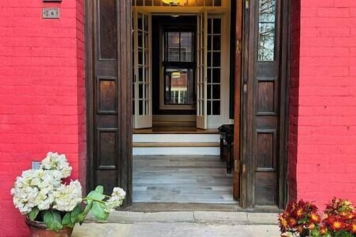 Walk to ACRISURE in 5 MINS! ~ The BEST Locale for NFL DRAFT + Free Private Park