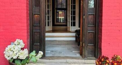 Walk to ACRISURE in 5 MINS! ~ The BEST Locale for NFL DRAFT + Free Private Park