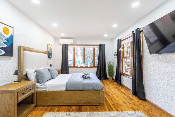 3 habitaciones, tabla de planchar con plancha, wifi y ropa de cama
