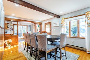 Dining - Poconos Retreat getaway with outdoor jacuzzi and near top attractions (Pocono Summit)