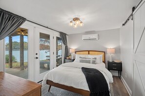 3 室のベッドルーム、アイロン / アイロン台、WiFi (無料)、ベッドシーツ