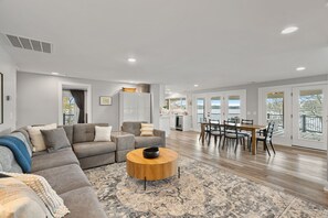 スマートテレビ、暖炉