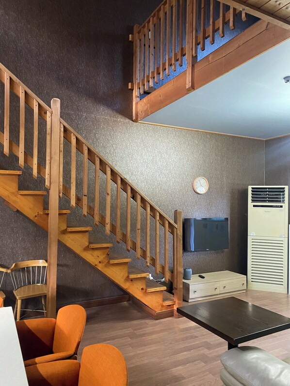 Eenvoudige maisonnette, gedeeltelijk uitzicht op zee | 2 slaapkamers, gratis wifi