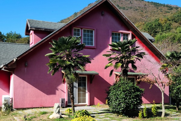 Basic Duplex, Partial Sea View | 2 bedrooms, free WiFi