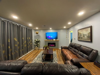 Charming 3-bedroom house in fabulous Midwest City with WiFi, AC