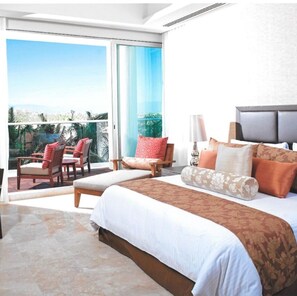 2 quartos, cofres nos quartos, escrivaninha