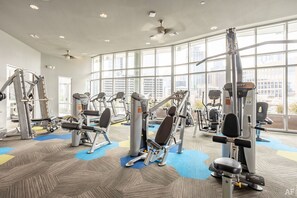 Fitness facility - Blueground | Downtown 1bd apartment (Austin)