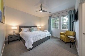 4 bedrooms, desk, iron/ironing board, travel crib