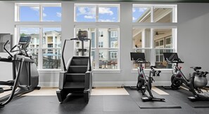 Fitness facility - Modern Comfort Near Mooresville's Attractions (Mooresville)
