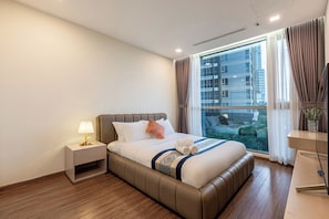 Verdunkelungsvorhänge, schallisolierte Zimmer, Bügeleisen/Bügelbrett
