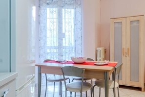Dining - GuestHost - La Mole Apartment with Balcony (Torino)