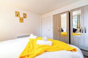 1 bedroom, iron/ironing board, WiFi, bed sheets