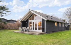Exterior - Beautiful home in Gørlev with WiFi (Gørlev)